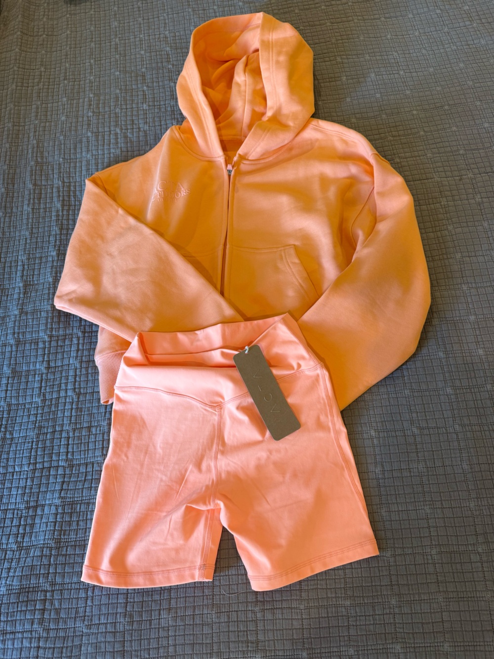 ACTA Set Peach Utility Zip Jacket and biker shorts